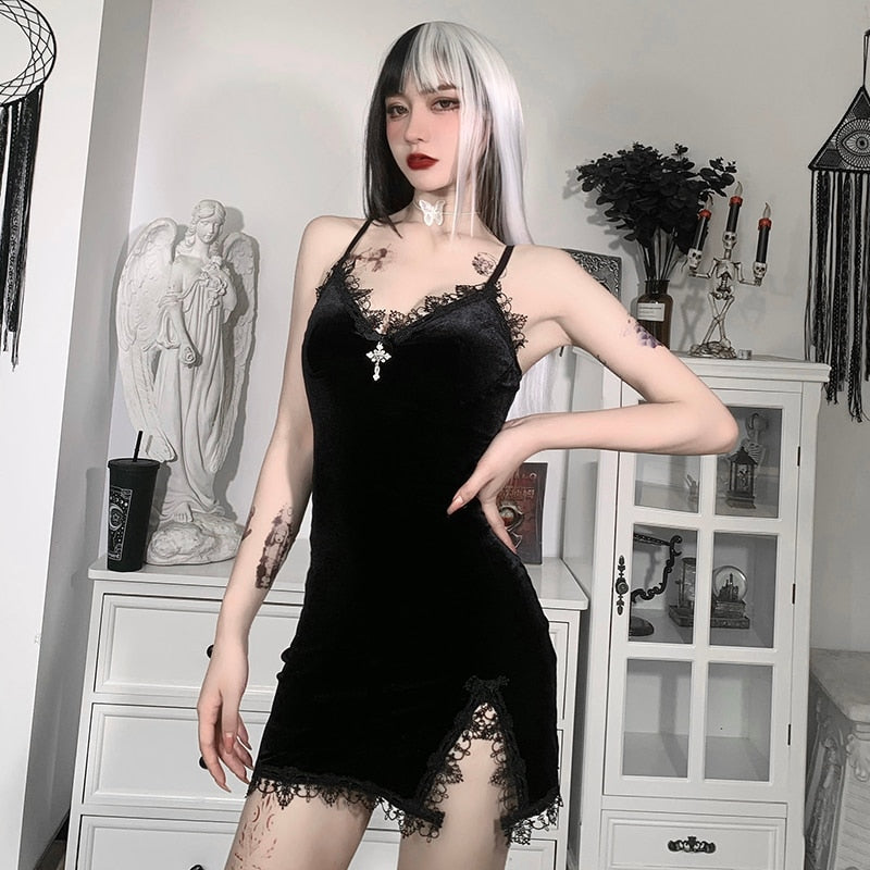 Gothic Dress - Dark Elegant Style | emerallda