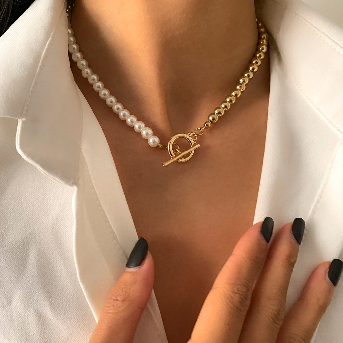 Auriana Elegant Jewelry - Sophisticated Design | emerallda