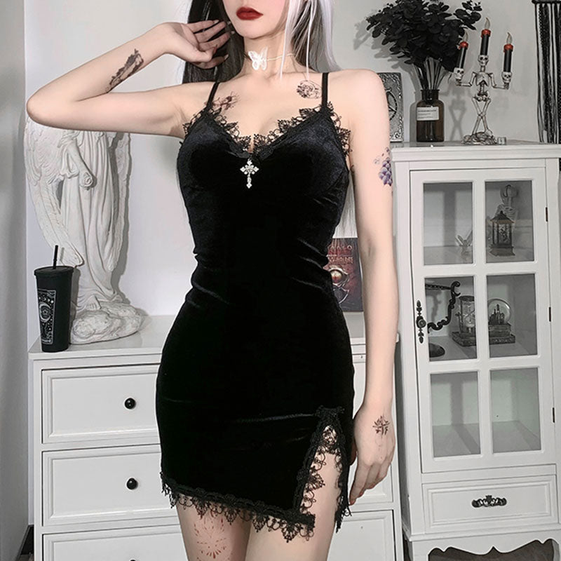 Gothic Dress - Dark Elegant Fashion | emerallda Gothic Dress - Dark Elegant Fashion | emerallda